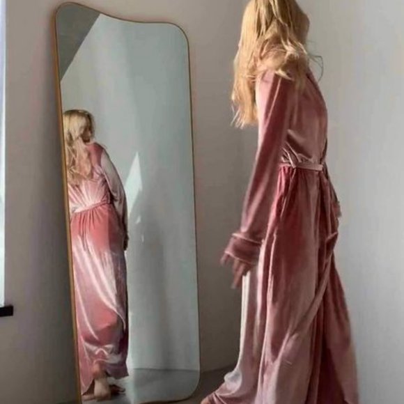 Rose Gold Velvet Robe - Picture 5 of 6